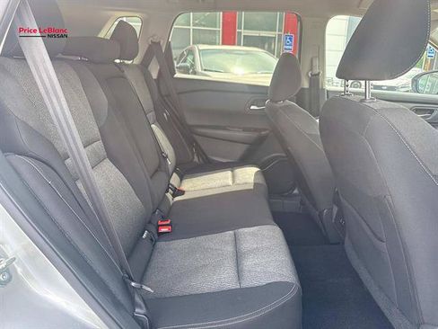 Used 2024 Nissan Rogue SV FWD image 9