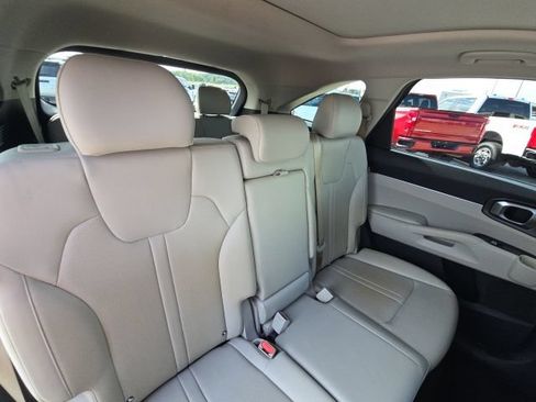 Used 2024 Kia Sorento S w/ Panoramic Sunroof Package FWD image 14