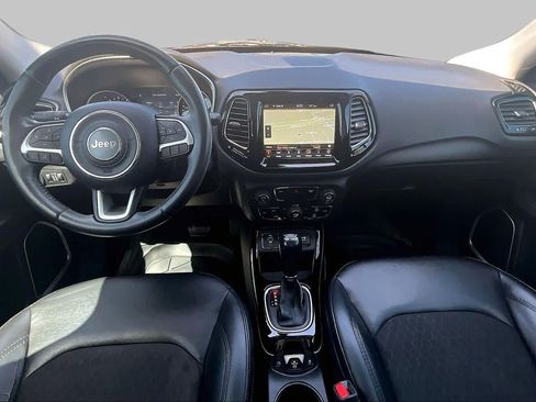 Used 2018 Jeep Compass Latitude w/ Popular Equipment Group FWD image 14