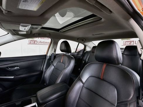 Certified 2024 Nissan Sentra SR w/ SR Premium Package FWD image 11