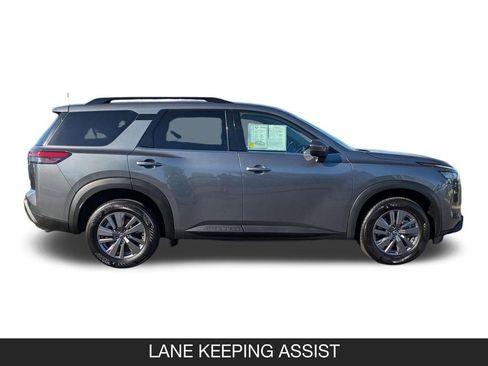 Used 2025 Nissan Pathfinder SV AWD/4WD image 6