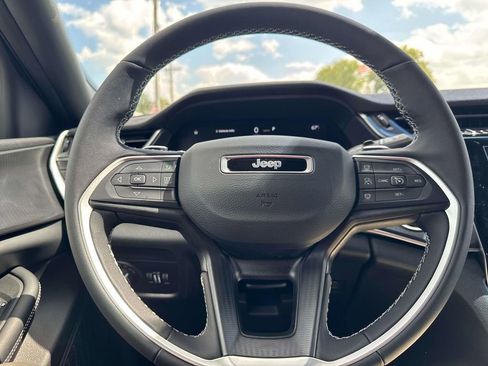 New 2025 Jeep Grand Cherokee L Laredo w/ Luxury Tech Group I image 20