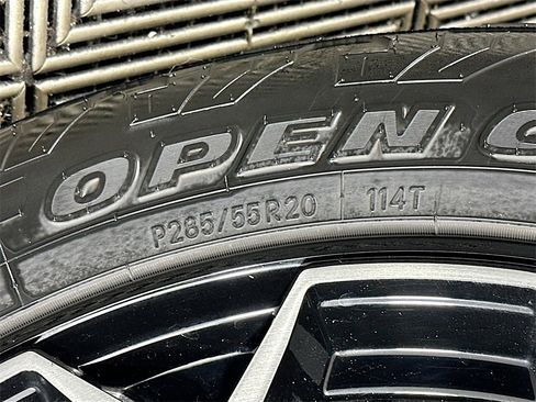 Used 2018 GMC Sierra 1500 Denali w/ Denali Ultimate Package image 34