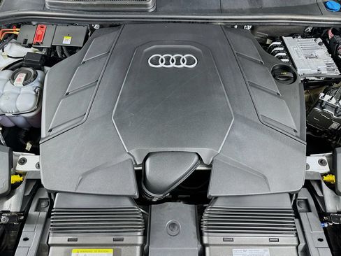 Used 2023 Audi Q8 Prestige w/ Prestige Package AWD/4WD image 13