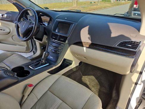 Used 2014 Lincoln MKT AWD w/ Equipment Group 201A image 16