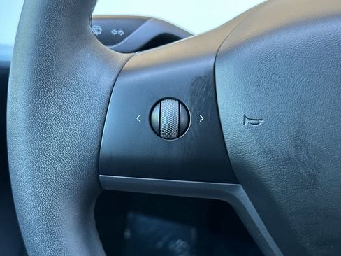 Used 2023 Tesla Model 3 Standard Range image 25