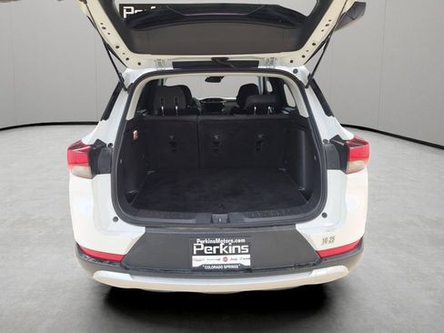 Used 2023 Chevrolet TrailBlazer LT w/ Convenience Package image 9