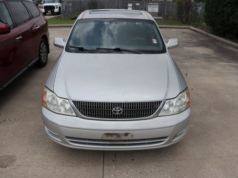 Used 2002 Toyota Avalon XL FWD image 3