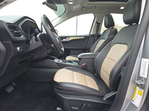 Certified 2022 Ford Escape Titanium w/ Titanium Premium Package image 11