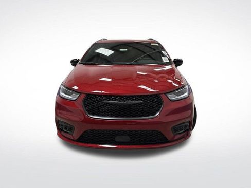 New 2026 Chrysler Pacifica Select image 11