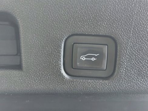 Used 2025 Buick Enclave Preferred FWD image 30