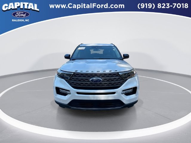 Certified 2024 Ford Explorer XLT w/ Equipment Group 202A RWD image 3