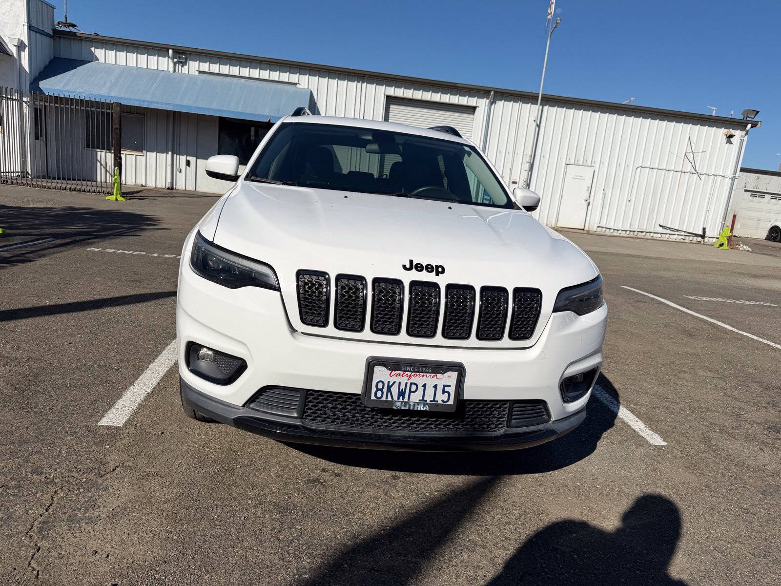 Used 2019 Jeep Cherokee Latitude Plus AWD/4WD image 9