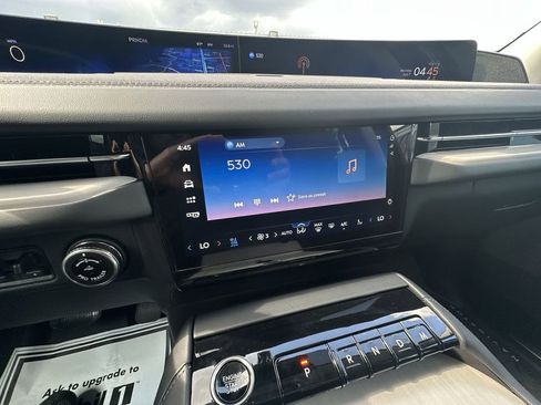 New 2025 Lincoln Navigator Reserve AWD/4WD image 16