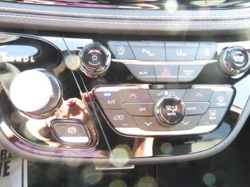 New 2026 Chrysler Pacifica Select image 25