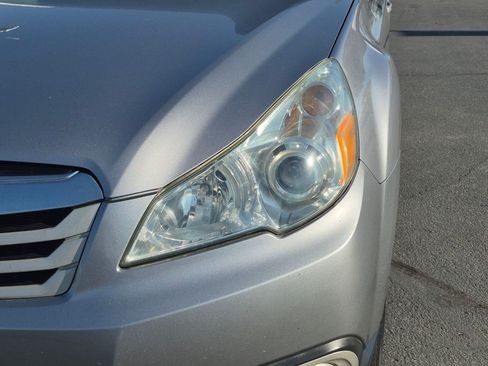 Used 2011 Subaru Outback 2.5i Premium AWD/4WD image 11