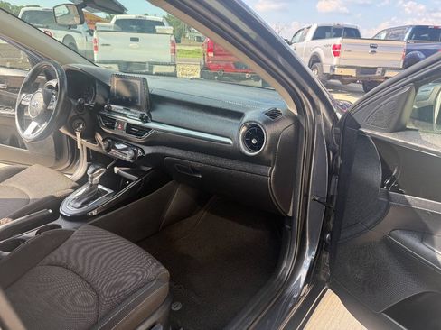 Used 2019 Kia Forte S FWD image 16