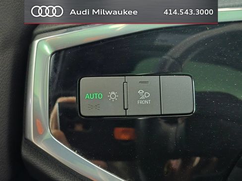 Used 2023 Audi Q3 2.0T Premium w/ Convenience Package AWD/4WD image 39