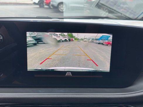 Certified 2025 Buick Envista Sport Touring FWD image 22