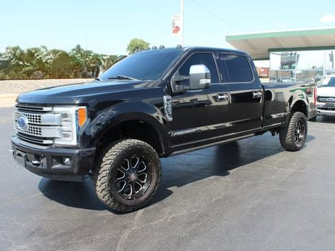 Used 2019 Ford F250 Platinum w/ Platinum Ultimate Package AWD/4WD image 17