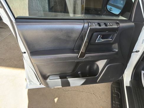 Used 2021 Toyota 4Runner TRD Off-Road Premium image 7