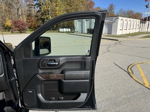 Used 2021 GMC Sierra 2500 Denali w/ Denali Ultimate Package image 12