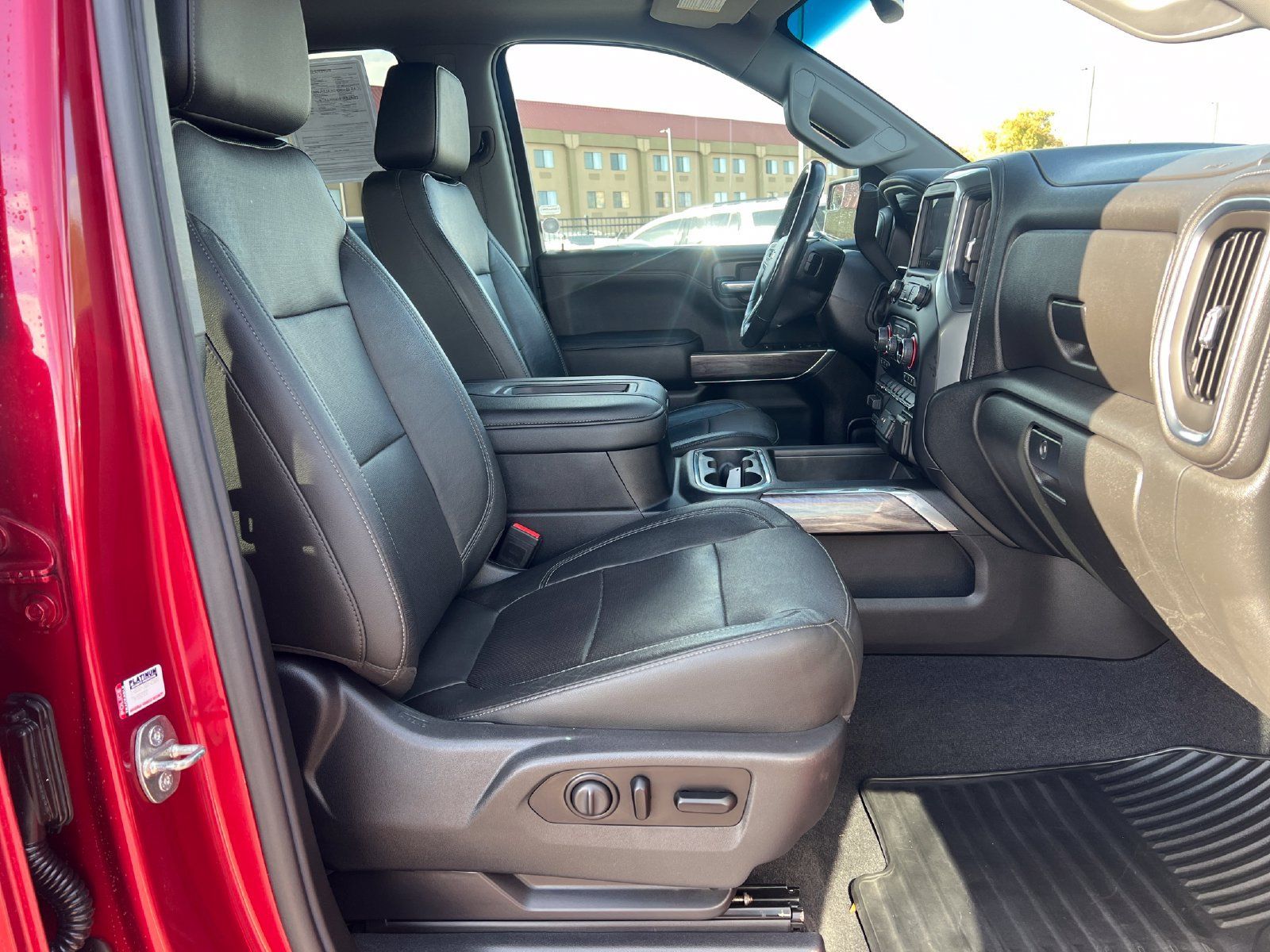 Used 2020 Chevrolet Silverado 1500 LTZ w/ LTZ Convenience Package AWD/4WD image 15