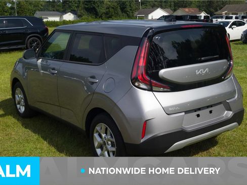 Used 2025 Kia Soul LX w/ LX Technology Package FWD image 5