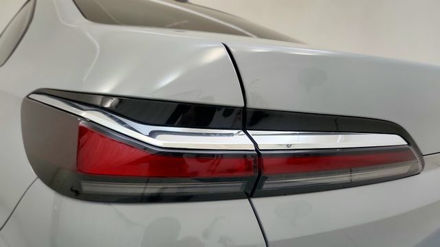 Used 2025 BMW 740i RWD image 25