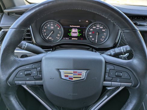 Used 2021 Cadillac XT6 Premium Luxury image 25