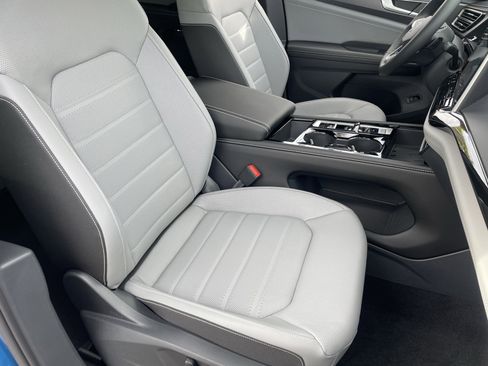 New 2026 Volkswagen Atlas Cross Sport SEL R-Line image 7