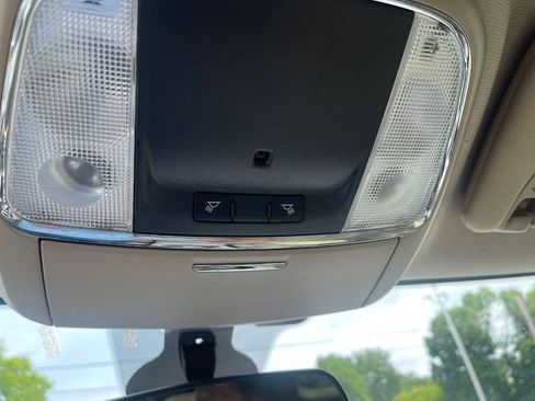 Used 2019 Jeep Grand Cherokee Laredo AWD/4WD image 18