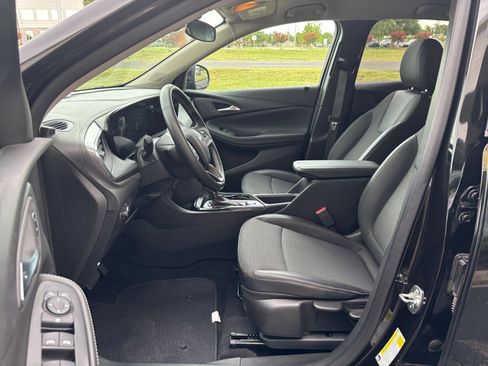 Used 2025 Buick Encore GX Preferred FWD image 25