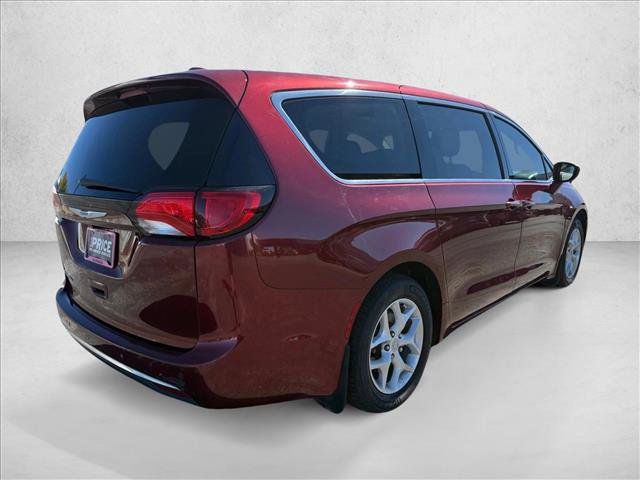 Used 2018 Chrysler Pacifica Touring Plus w/ Tire & Wheel Group FWD image 5