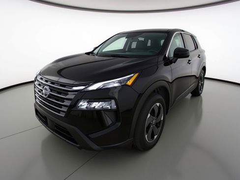 Used 2025 Nissan Rogue SV image 3