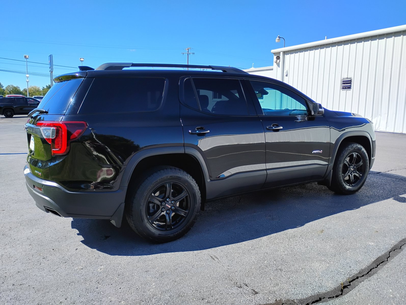 Used 2021 GMC Acadia AT4 w/ Technology Package AWD/4WD image 6