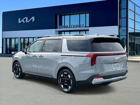 New 2026 Kia Carnival EX FWD image 10