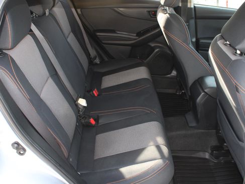 Used 2019 Subaru Crosstrek 2.0i Premium image 16