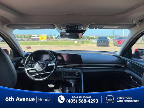 Used 2022 Hyundai Elantra Limited FWD image 21