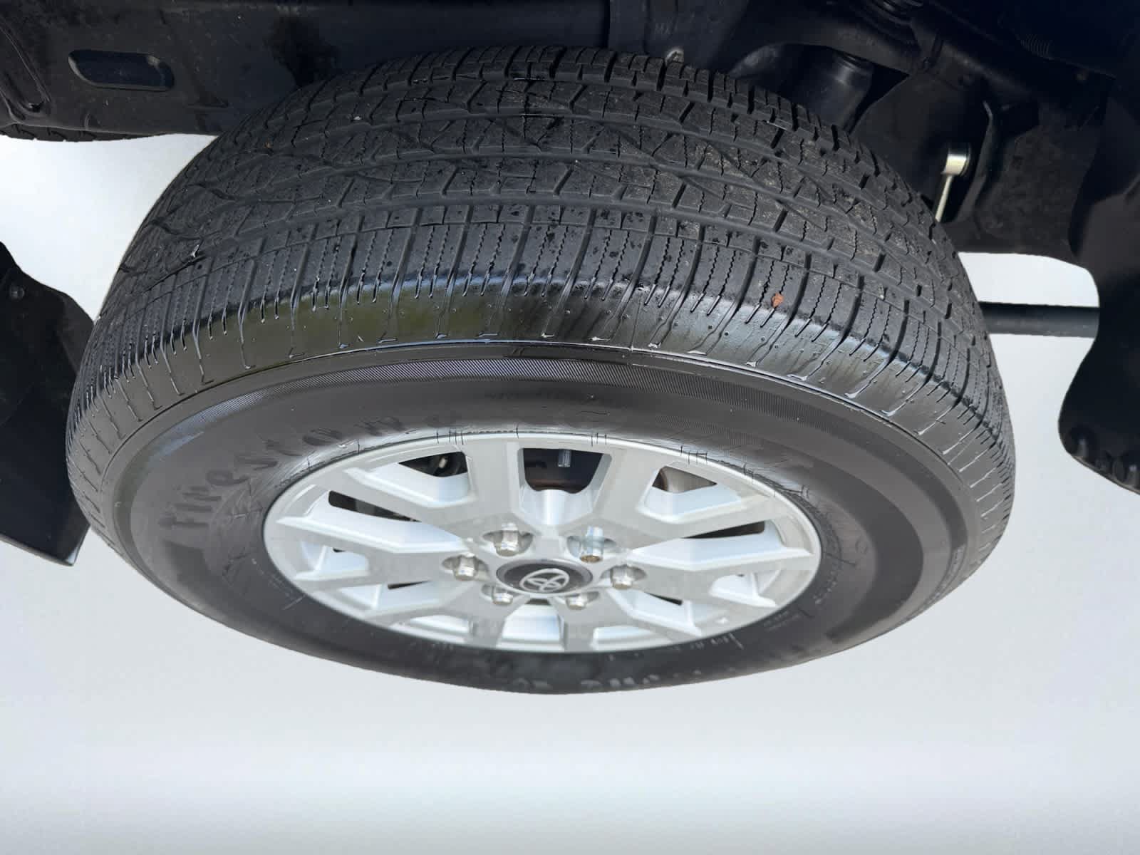 Used 2024 Toyota Tacoma SR5 AWD/4WD image 8