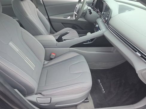 Used 2023 Hyundai Elantra SEL FWD image 17