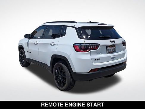 Used 2026 Jeep Compass Latitude AWD/4WD image 4