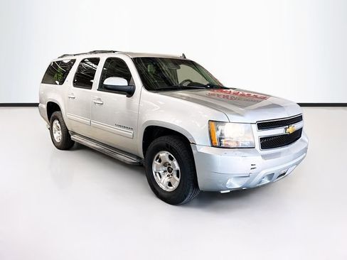 Used 2012 Chevrolet Suburban LT AWD/4WD image 3