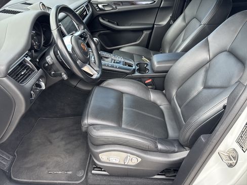 Used 2018 Porsche Macan AWD/4WD image 10