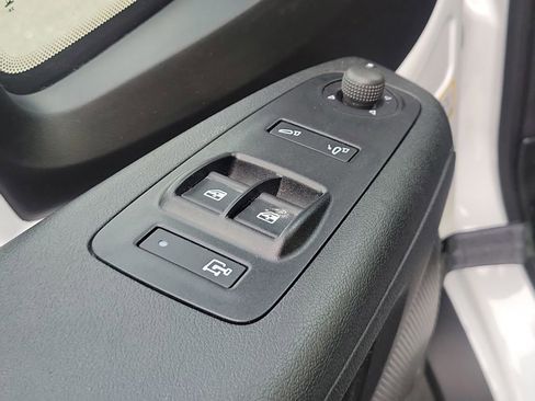 Used 2025 RAM ProMaster 3500 w/ Convenience Group FWD image 18