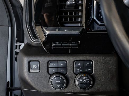 Used 2025 Chevrolet Silverado 3500 High Country w/ High Country Premium Package image 25