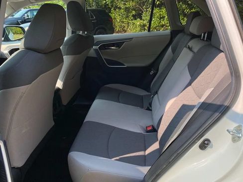 Used 2022 Toyota RAV4 XLE w/ Convenience Package AWD/4WD image 9