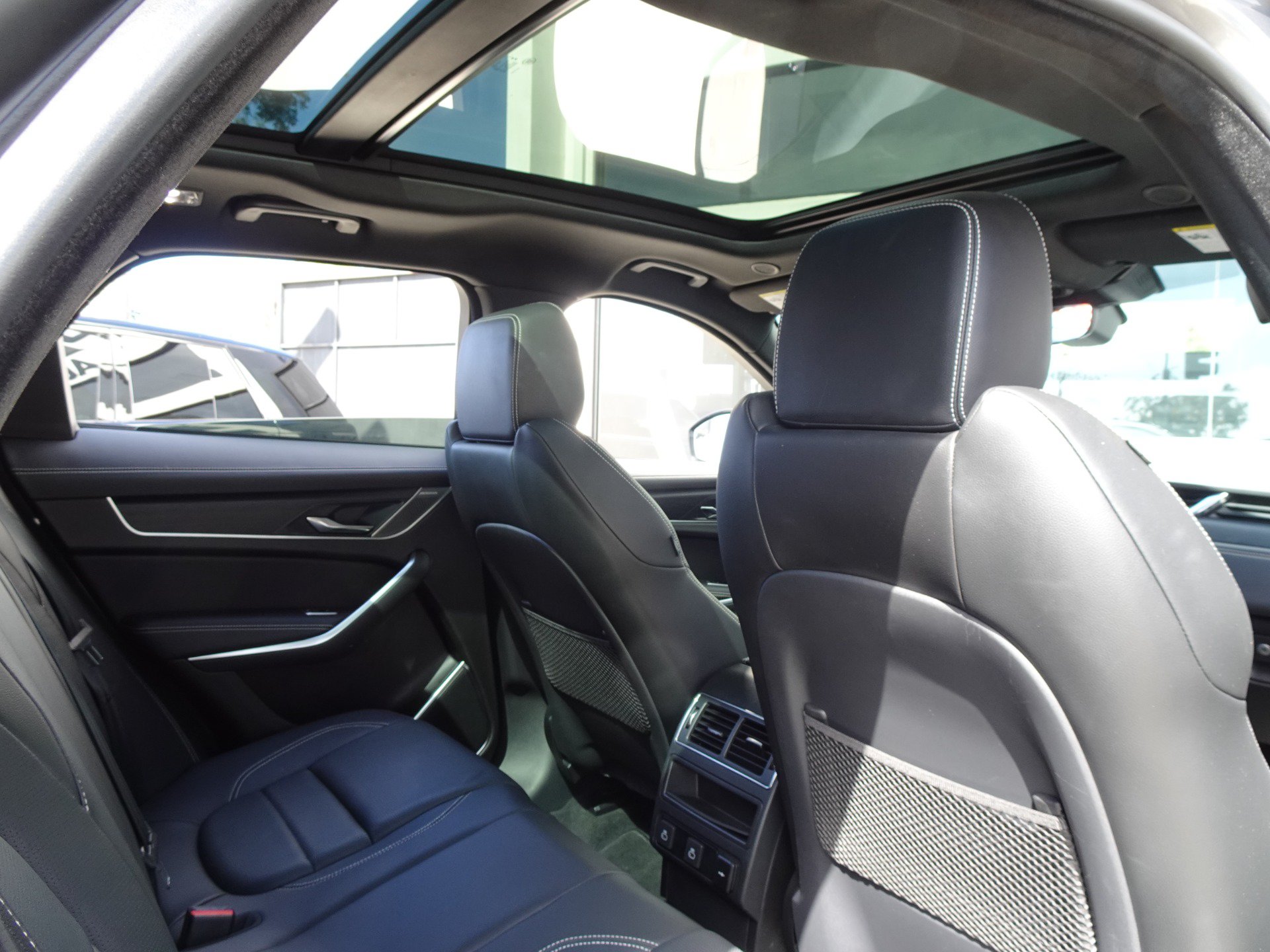 Used 2026 Jaguar F-PACE R-Dynamic S AWD/4WD image 18