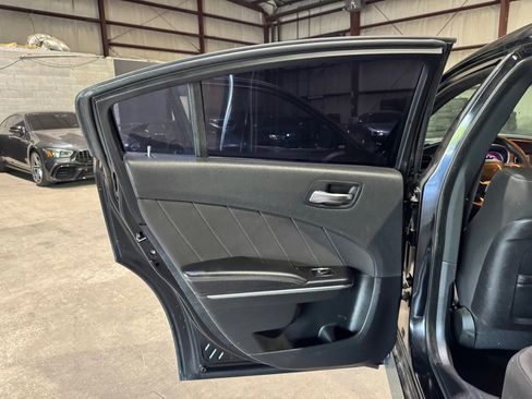 Used 2015 Dodge Charger SXT image 15