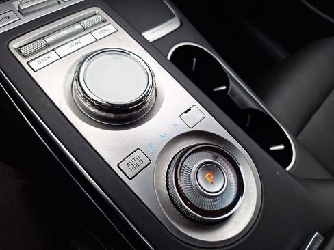 Used 2022 Genesis GV70 2.5T image 21